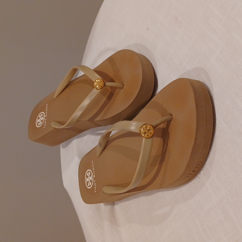 Preowned Tory Burch  Wedge Platform Flip Flops Khaki 9m